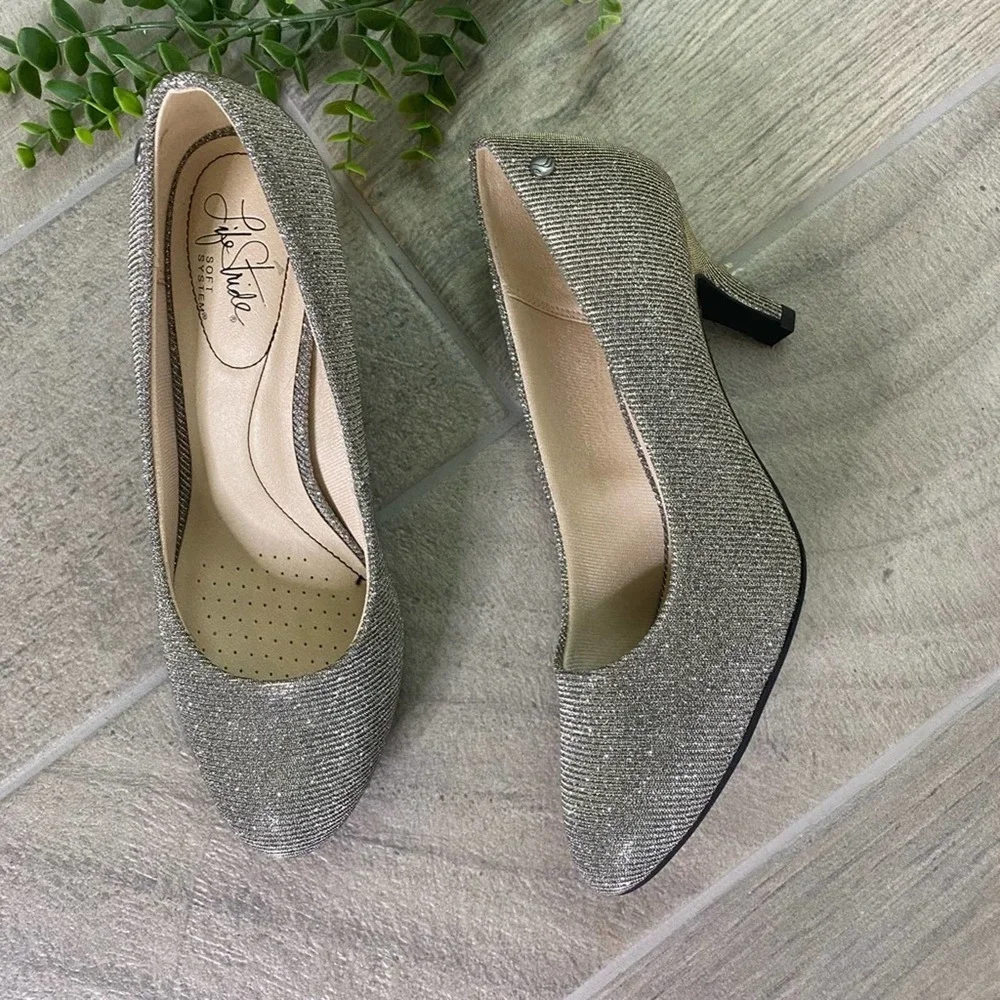 Life Stride Soft System Parigi sliver Heel Shoe 8 wide